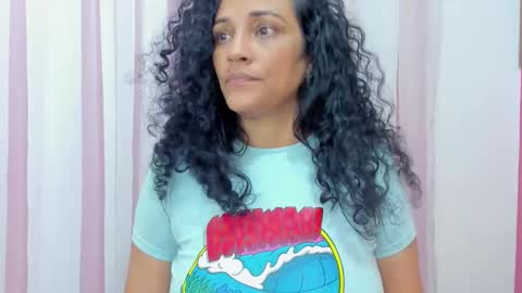 Snapshot of bianca_spear chatting on 12-21-25, 08:05 bianca_spear online show from 12-21-25, 08:05