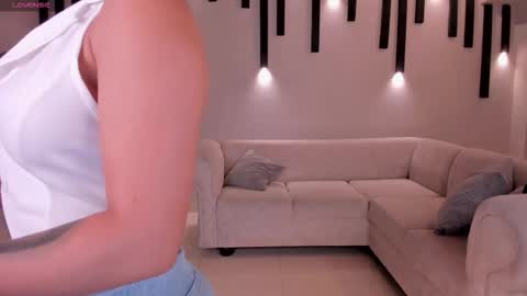 Snapshot of biancapierce_ chatting on 10-14-25, 11:11 Bianca Pierce online show from 10-14-25, 11:11