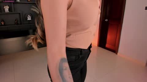 Snapshot of biancapierce_ chatting on 10-20-25, 12:05 Bianca Pierce online show from 10-20-25, 12:05