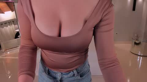 Snapshot of biancapierce_ chatting on 11-12-25, 11:43 Bianca Pierce online show from 11-12-25, 11:43