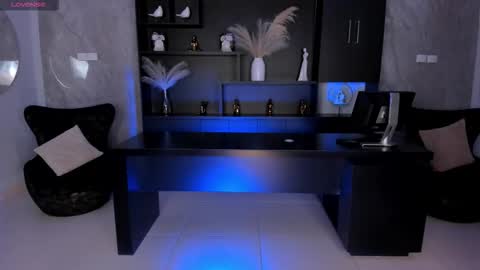 Snapshot of biancapierce_ chatting on 12-15-25, 11:47 Bianca Pierce online show from 12-15-25, 11:47