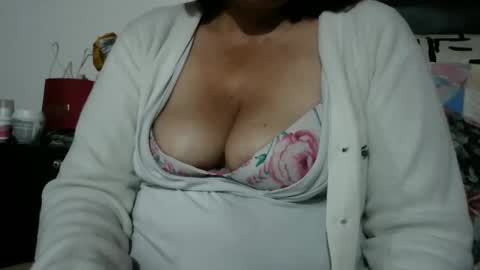 biancasteel online show from 10-18-25, 12:02