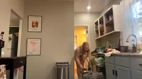 Snapshot of bibaby_ellie_ chatting on 10-11-25, 08:51 Ellie online show from 10-11-25, 08:51