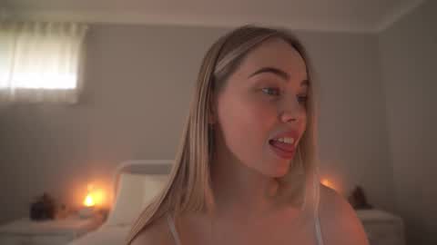 Snapshot of bibi_it_is chatting on 09-14-25, 01:38 Bibi online show from 09-14-25, 01:38