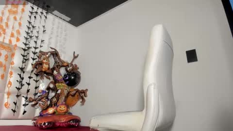 bibiana_js_ online show from 10-13-25, 11:54