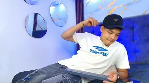 Snapshot of bick_jhonn chatting on 05-28-26, 07:22 Bick Khonn online show from 05-28-26, 07:22