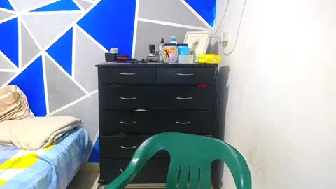 big_black11 online show from 02-04-25, 02:21