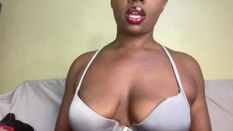 Snapshot of big_bootty2 chatting on 05-04-26, 02:51 salma online show from 05-04-26, 02:51