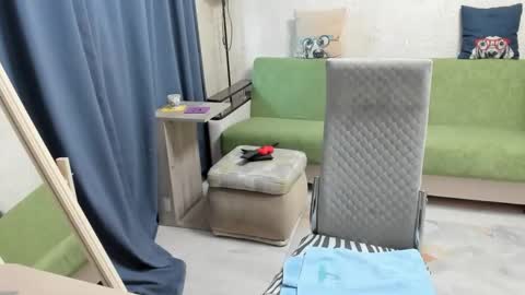 mom online show from 11-05-25, 02:44