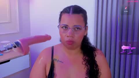 Snapshot of bigass__brunette chatting on 07-27-26, 03:35 ZOE online show from 07-27-26, 03:35