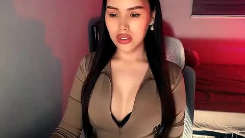 Mia online show from 06-08-26, 01:11