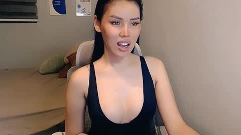 Mia online show from 06-30-26, 04:30