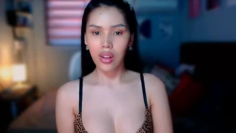Mia online show from 07-20-26, 04:05