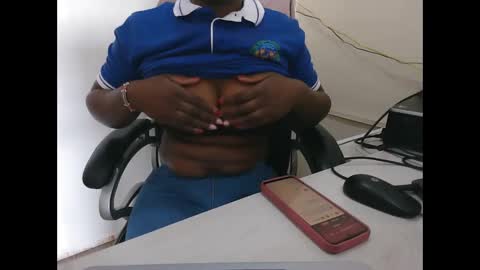 Snapshot of bigbumboobs98 chatting on 09-26-25, 08:40 bigbumboobs98 online show from 09-26-25, 08:40