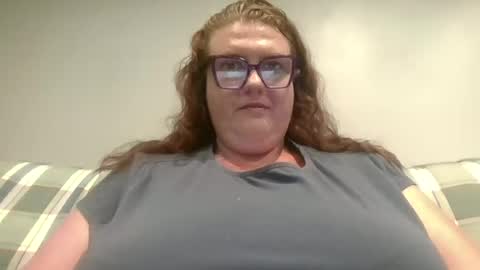 bigbustytittiescouple online show from 06-17-26, 01:30