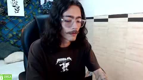 Snapshot of bigcock_robert chatting on 07-11-26, 04:32 ROBB online show from 07-11-26, 04:32