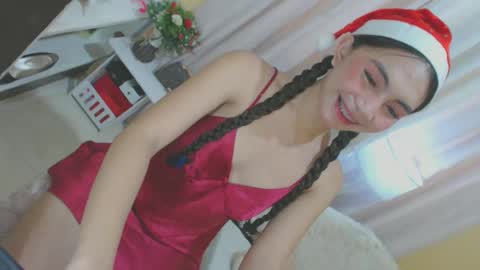 Snapshot of bigcock_yeng chatting on 12-25-24, 03:18 Yeng online show from 12-25-24, 03:18