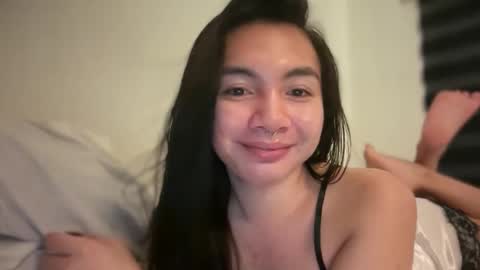 Snapshot of bigcock_yeng chatting on 05-18-26, 04:24 Yeng online show from 05-18-26, 04:24