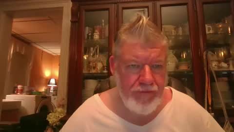Snapshot of bigdaddybear1244 chatting on 06-11-26, 02:33 BigDaddyBear online show from 06-11-26, 02:33