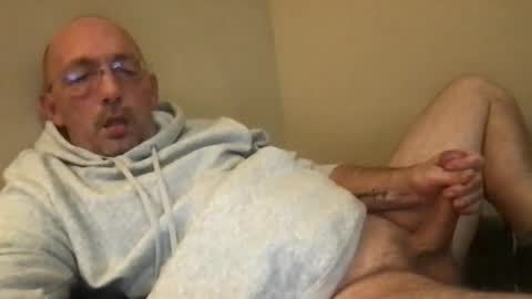 Snapshot of bigdaddydelight chatting on 12-20-25, 06:26 bigdaddydelight online show from 12-20-25, 06:26