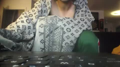 Snapshot of bigdickpapishampoo chatting on 12-17-24, 01:39 bigdickpapishampoo online show from 12-17-24, 01:39