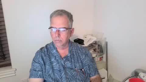 Snapshot of bigdylan17 chatting on 10-06-25, 01:47 Dylan 56 Taleah 53 online show from 10-06-25, 01:47