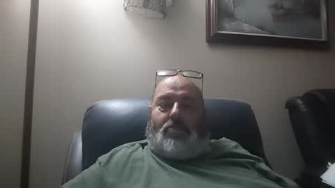 Snapshot of bigfuzzyteddybear chatting on 04-29-26, 04:05 bigfuzzyteddybear online show from 04-29-26, 04:05