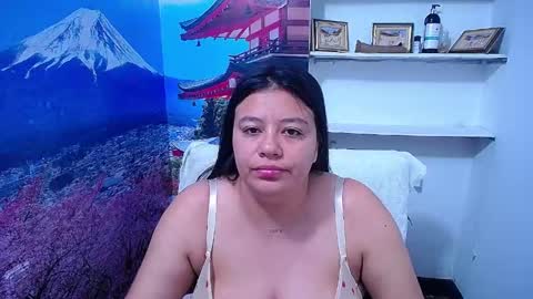 Snapshot of bigg_boobs_xxx chatting on 06-02-26, 05:53 Sunny online show from 06-02-26, 05:53