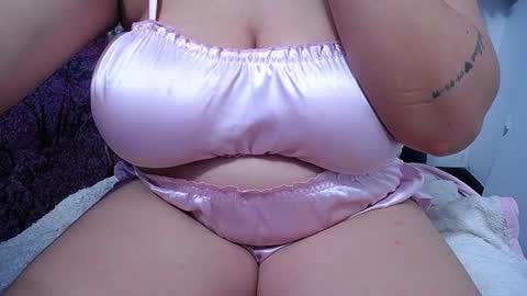 Snapshot of bigg_boobs_xxx chatting on 06-11-26, 03:04 Sunny online show from 06-11-26, 03:04