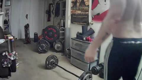 biggerisbetter21 online show from 12-15-24, 08:52