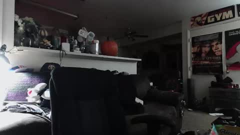 biggerisbetter21 online show from 10-30-25, 10:49