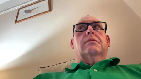 Snapshot of biggloves4bighands chatting on 10-27-25, 12:15 biggloves4bighands online show from 10-27-25, 12:15