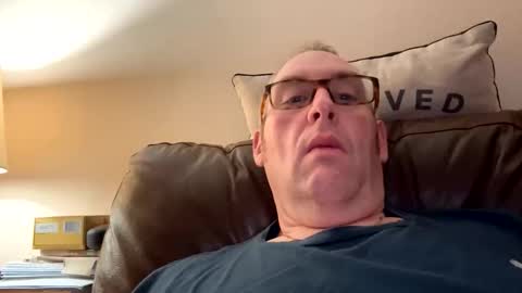 Snapshot of biggloves4bighands chatting on 11-19-25, 12:43 biggloves4bighands online show from 11-19-25, 12:43