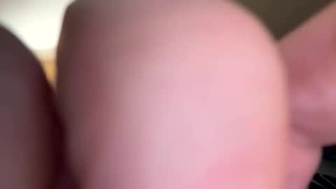 Snapshot of biggloves4bighands chatting on 11-25-25, 11:16 biggloves4bighands online show from 11-25-25, 11:16