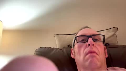 Snapshot of biggloves4bighands chatting on 02-22-26, 11:25 biggloves4bighands online show from 02-22-26, 11:25