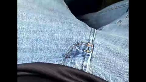 Snapshot of biggpappy69 chatting on 12-17-25, 06:14 biggpappy69 online show from 12-17-25, 06:14