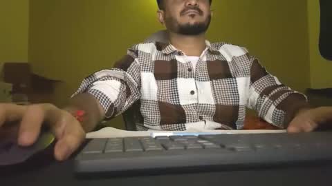 bighandsomesatisfy online show from 01-18-26, 07:50