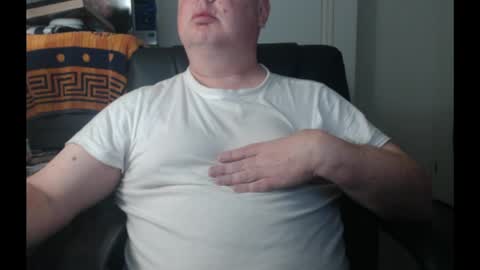 Snapshot of bighorn1981 chatting on 05-31-26, 01:51 bighorn1981 online show from 05-31-26, 01:51