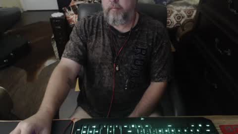 bighugmugg online show from 10-12-25, 04:28