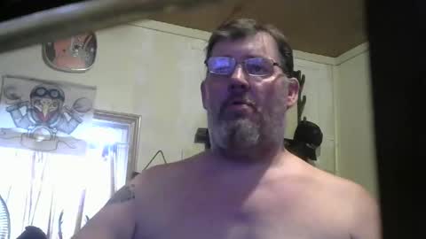 Snapshot of bigjohn41000 chatting on 05-18-26, 10:04 bigjohn41000 online show from 05-18-26, 10:04