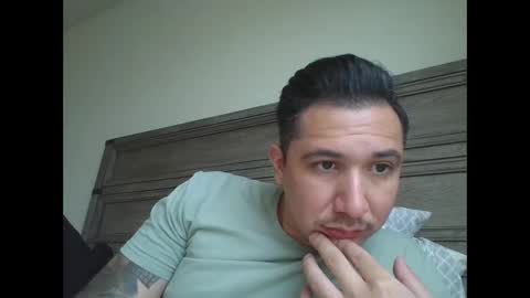 Snapshot of bigjraw2487 chatting on 11-05-25, 10:32 bigjraw2487 online show from 11-05-25, 10:32