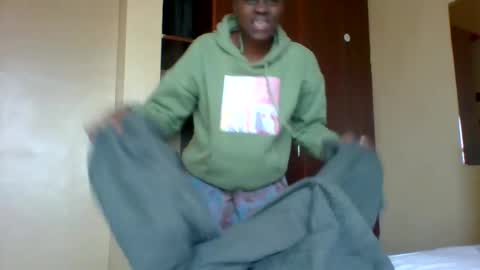 Snapshot of bigjuicyass_30 chatting on 07-11-26, 12:52 pretty online show from 07-11-26, 12:52