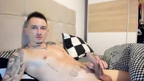 Snapshot of bigjustinnn chatting on 11-13-25, 10:30 bigjustinnn online show from 11-13-25, 10:30