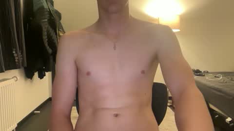 Snapshot of bigleor chatting on 02-14-26, 06:37 bigleor online show from 02-14-26, 06:37