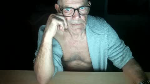 Snapshot of bigomale63 chatting on 02-24-25, 06:16 Anton online show from 02-24-25, 06:16