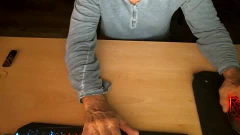 Snapshot of bigomale63 chatting on 03-22-26, 02:37 Anton online show from 03-22-26, 02:37