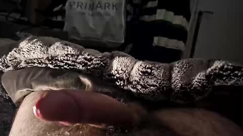 Snapshot of bigrobnob chatting on 12-15-25, 11:20 bigrobnob online show from 12-15-25, 11:20