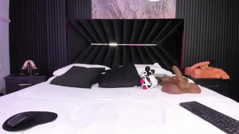 Zayra online show from 11-22-25, 11:09