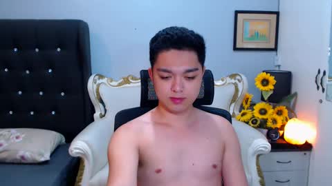 Snapshot of bigshowforyouxx chatting on 02-19-25, 01:17 Jay online show from 02-19-25, 01:17