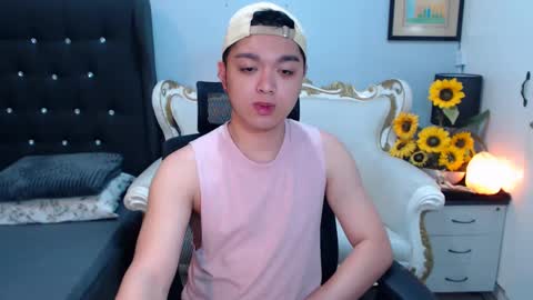 Snapshot of bigshowforyouxx chatting on 02-22-25, 07:23 Jay online show from 02-22-25, 07:23